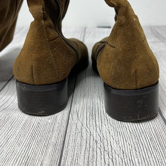🔹 Donald Pliner Sueded Leather Boots