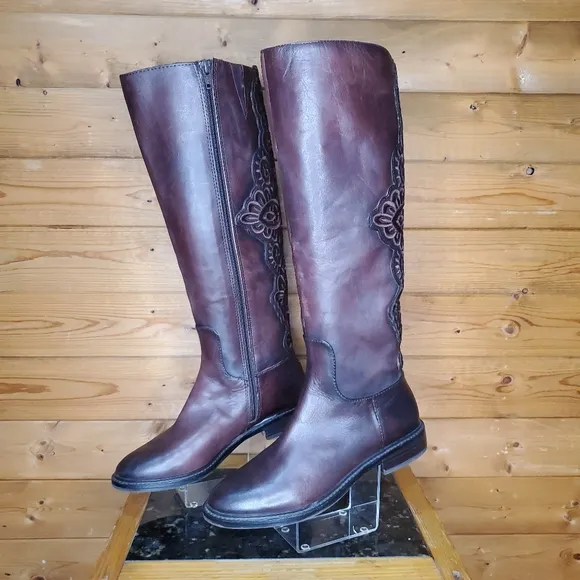❤️ Gianni Bini gorgeous embroidered design riding leather boots redwood …