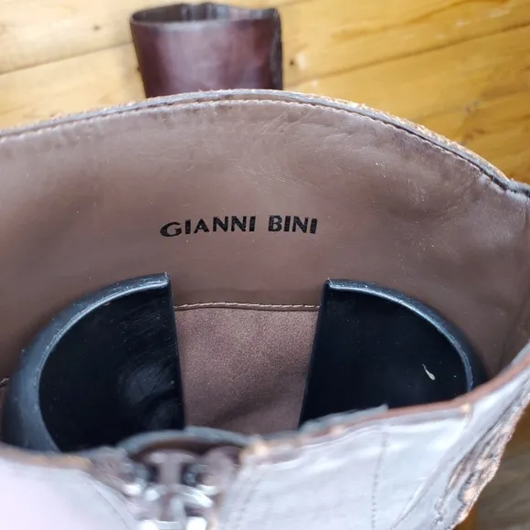 ❤️ Gianni Bini gorgeous embroidered design riding leather boots redwood …