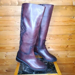 ❤️ Gianni Bini gorgeous embroidered design riding leather boots redwood …
