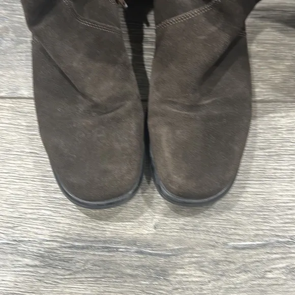 • la canadienne • Women’s Suede Brown Buckle Knee High Boots 8.5 Block Heel