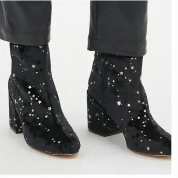 ⭐️ Margot Constellation Zodiac Stars Moon Hipster Hippie Peasant Velvet Boots