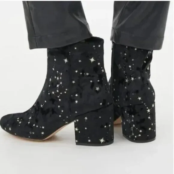 ⭐️ Margot Constellation Zodiac Stars Moon Hipster Hippie Peasant Velvet Boots
