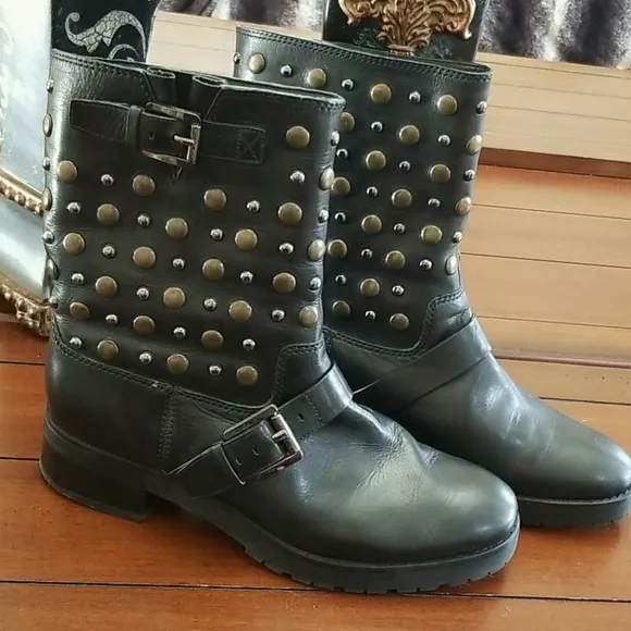 🖤 MK STUDDED BOOTS