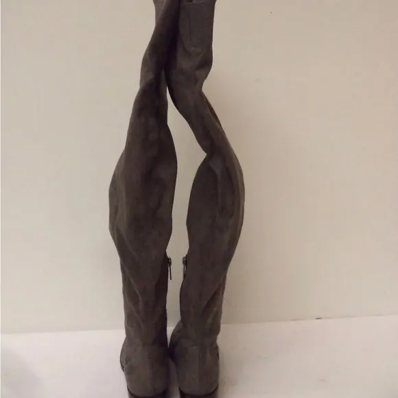 🔥 New, without box.Marc Fisher Women' Grey Yakira Over The Knee Boot, Size 7 M