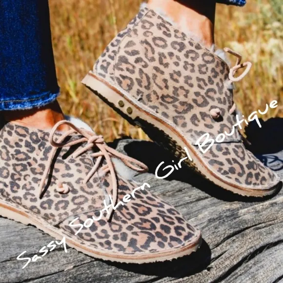 🆕⭐ Women's Beek at Anthropologie suede penguin shearling boots