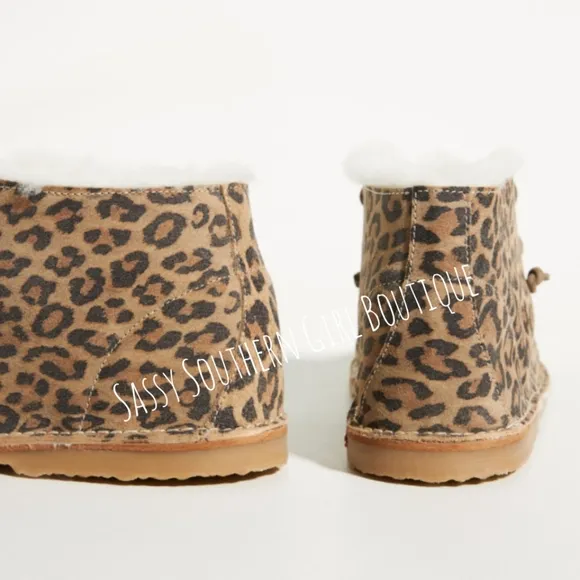 🆕⭐ Women's Beek at Anthropologie suede penguin shearling boots