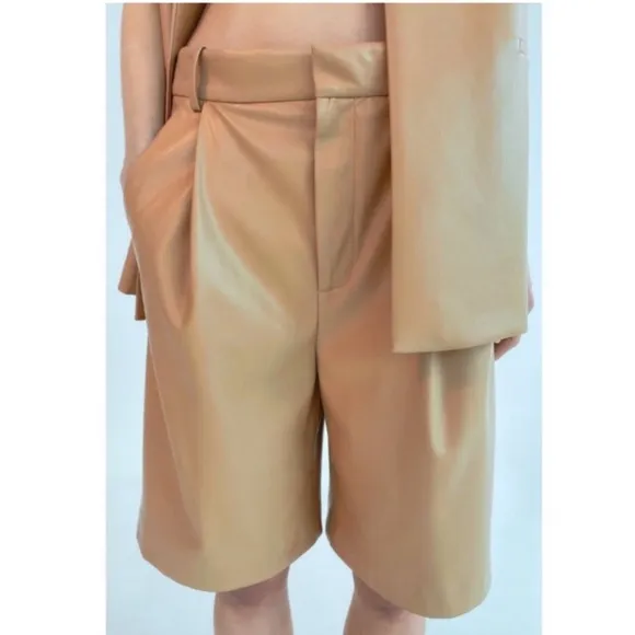 🍂 ZARA TAN FAUX LEATHER HIGH WAIST BERMUDA SHORTS!