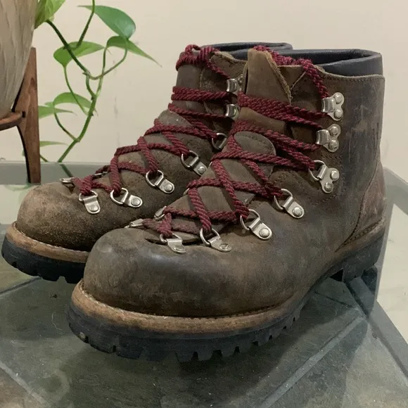 🔥1/2 OFF SUMMER SALE🔥 VINTAGE VASQUE Hiking Mountain Boots