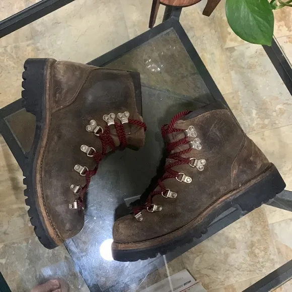🔥1/2 OFF SUMMER SALE🔥 VINTAGE VASQUE Hiking Mountain Boots