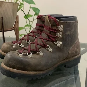 🔥1/2 OFF SUMMER SALE🔥 VINTAGE VASQUE Hiking Mountain Boots