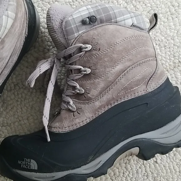 4.5 🍇 North Face Boots