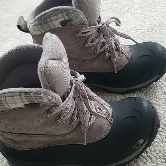 4.5 🍇 North Face Boots
