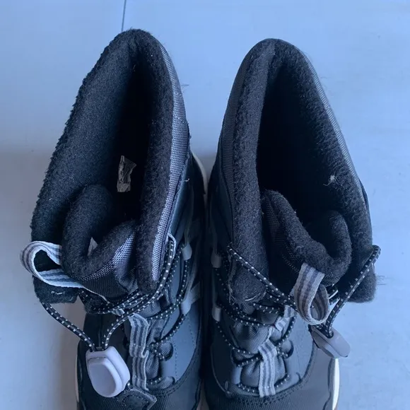 648 MERRELL SNOW CRUSH GREY SYNTHETIC LINED‎ WARM WINTER BOOTS Kids Size 5M