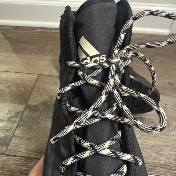 Adidas Boots Womens US 8 Black Climawarm High Top Lace Up Traction Sole Winter