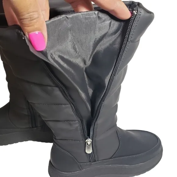 Adrienne Vittadini Piper Puff Black Waterproof Cold Weather Winter Boots Sz 6M