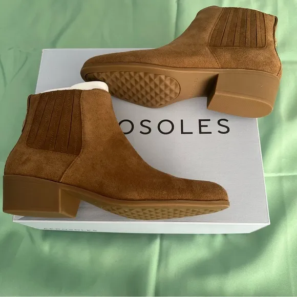 Aerosole, ankle boots, Tobacco Suede Women’s Shoe Bootie, Size 8
