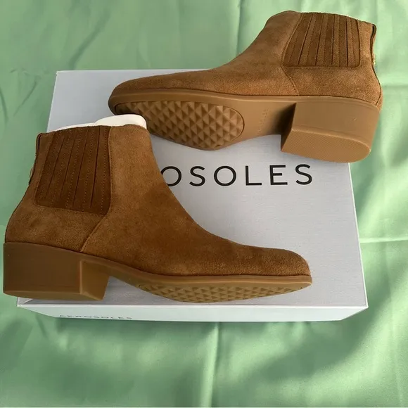 Aerosole, ankle boots, Tobacco Suede Women’s Shoe Bootie, Size 8