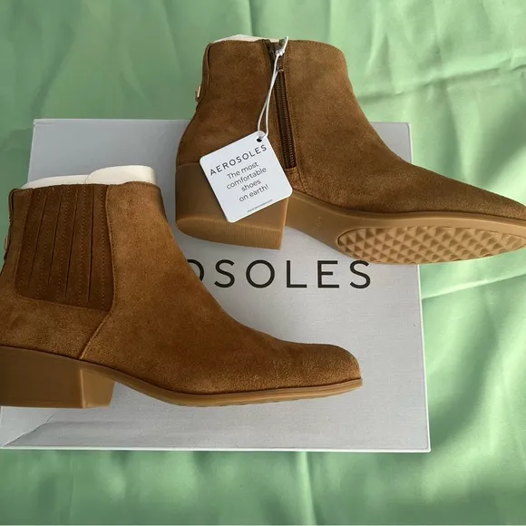 Aerosole, ankle boots, Tobacco Suede Women’s Shoe Bootie, Size 8