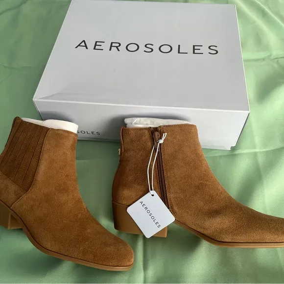 Aerosole, ankle boots, Tobacco Suede Women’s Shoe Bootie, Size 8