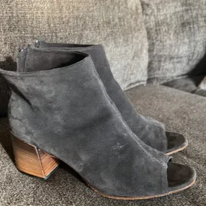 ALBERTO FERMANI SOLARA PEEP TOE SOFTY LAVAGNA ANKLE SUEDE BOOTS SIZE 36.5 US 6.5