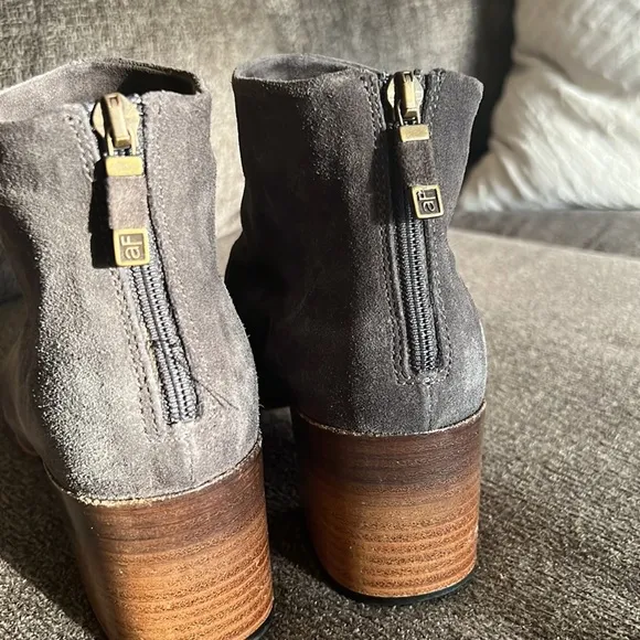 ALBERTO FERMANI SOLARA PEEP TOE SOFTY LAVAGNA ANKLE SUEDE BOOTS SIZE 36.5 US 6.5