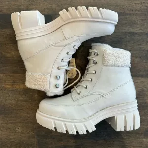 Aldo Nydoremas Bootie White