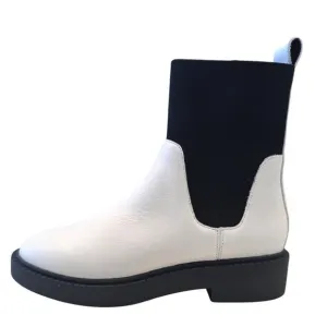 Andre Assous Violet Ivory/Black Size 6 M Women's Water Resistant Boot NWB