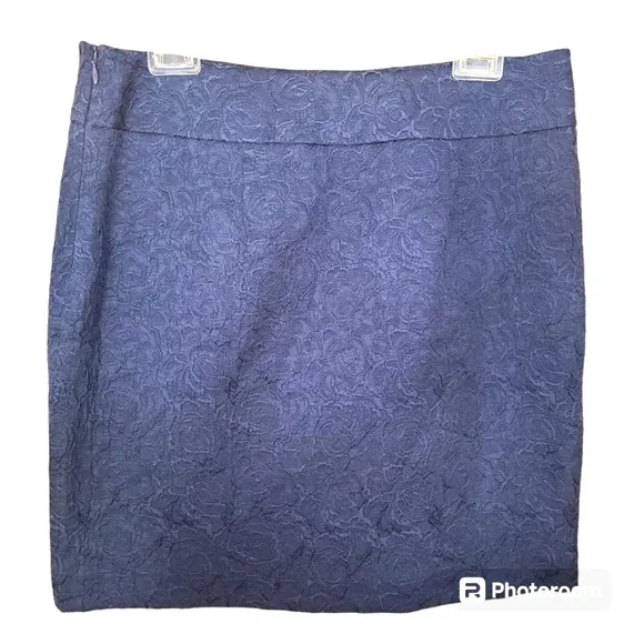 Ann Taylor Size 10 Navy Blue Textured Rose Pattern Mini Skirt