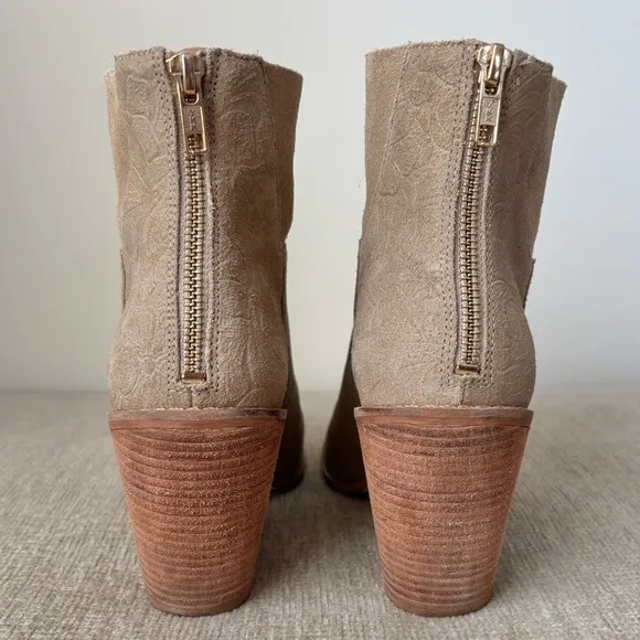 Anthropolgie Matisse Soho Suede Embossed Stacked Heel Tan Floral Ankle Boots 9.5