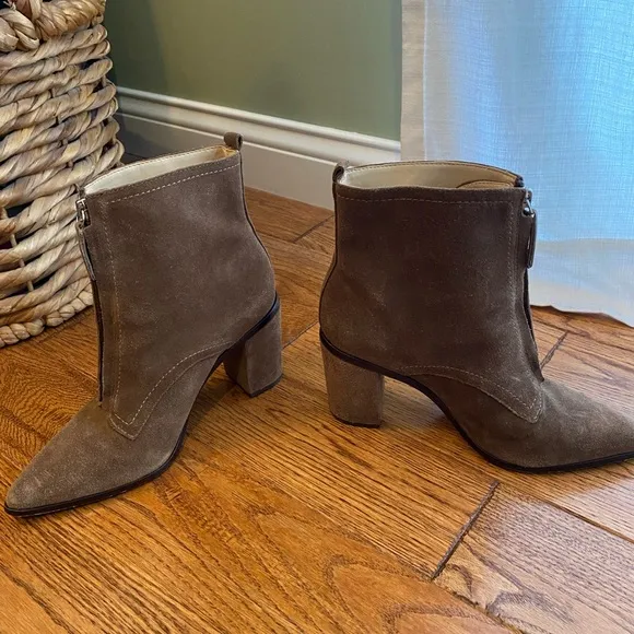 Anthropologie Nayra Schutz Zip Front Ankle Boots Size 8