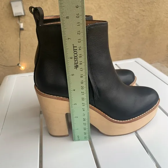 Antonio Melani black leather wood clog boots size 5.5 M