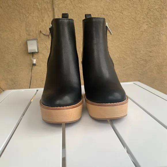 Antonio Melani black leather wood clog boots size 5.5 M