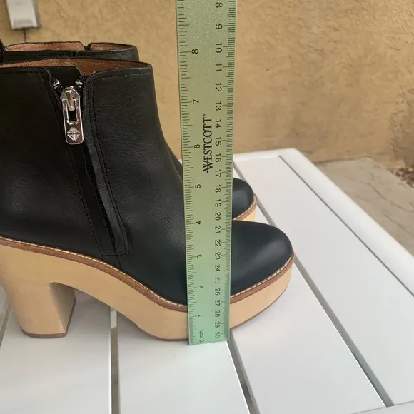Antonio Melani black leather wood clog boots size 5.5 M