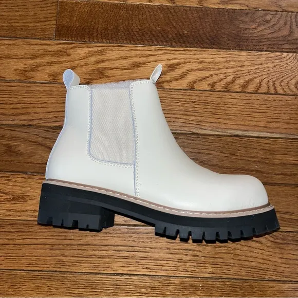 Aqua Diva Leather Waterproof Chelsea Boots White Womens EU Size 36