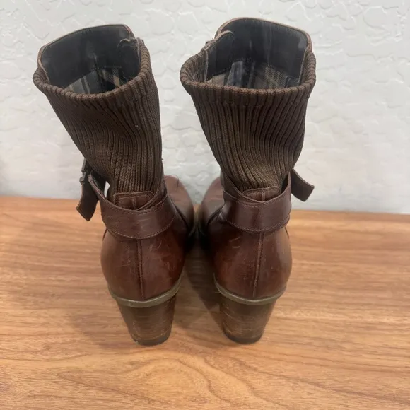 Aquatalia Brown Leather Ankle Boots Womens 8.5 Chunky Heel Buckle Knit Back