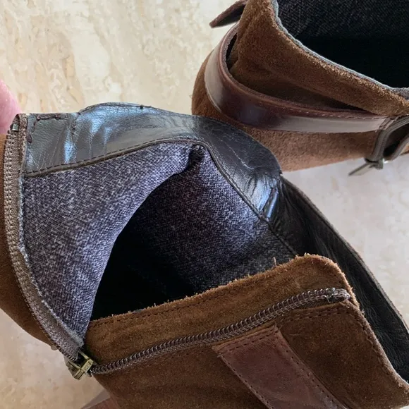 AQUATALIA brown suede ankle boots, inside zip, leather trim, 2” block heel 9 EUC