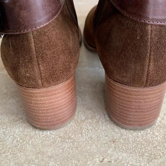 AQUATALIA brown suede ankle boots, inside zip, leather trim, 2” block heel 9 EUC
