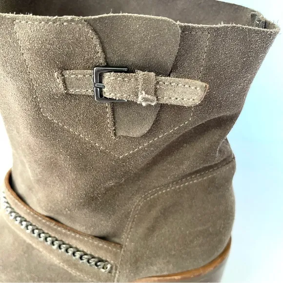 Aquatalia Elisha Suede Boots Chain Detail Pull On Chunky Stacked Heel Size 10