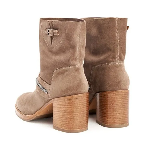 Aquatalia Elisha Suede Boots Chain Detail Pull On Chunky Stacked Heel Size 10