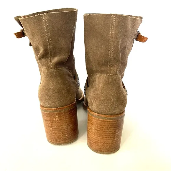 Aquatalia Elisha Suede Boots Chain Detail Pull On Chunky Stacked Heel Size 10