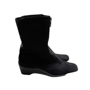 Aquatalia Marvin K Women’s 9.5 Black Boots Ankle Bootie Square Toe Suede Leather
