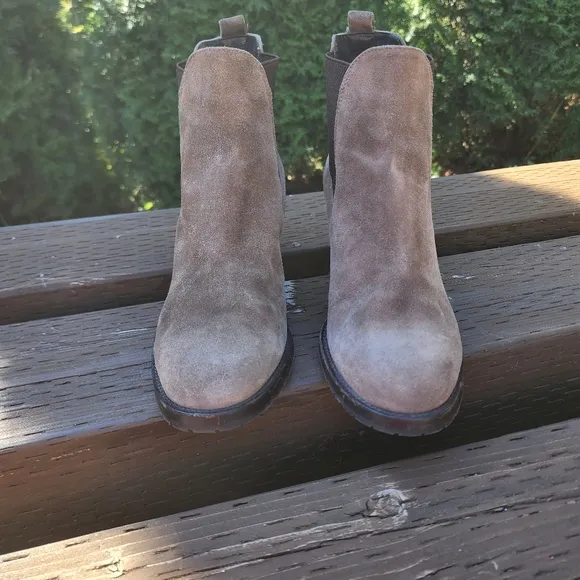 Aquatalia Suede Ankle Boots Booties Made In Italy 🇮🇹 Size 7.5