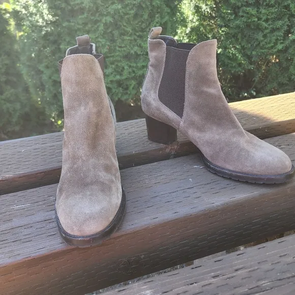 Aquatalia Suede Ankle Boots Booties Made In Italy 🇮🇹 Size 7.5