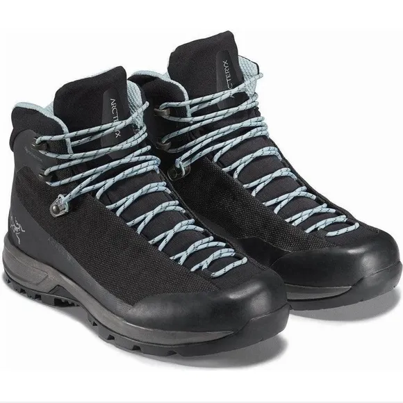 Arc'teryx Women's Acrux TR Gore-Tex Hiking Boots in Black - Size 9