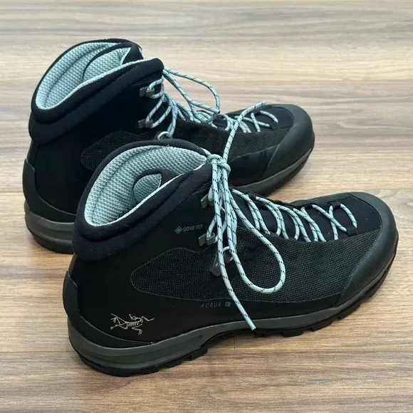 Arc'teryx Women's Acrux TR Gore-Tex Hiking Boots in Black - Size 9