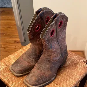 Ariat girls Brown Western Boots with Red Accents sz 2