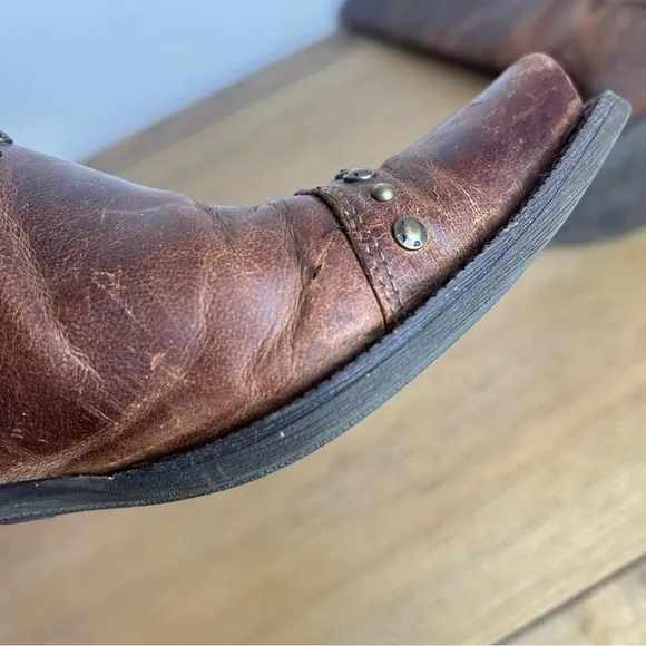 ARIAT‎ Leather Cowboy Cowgirl Boots Studded Distressed Snip Toe Western Riding