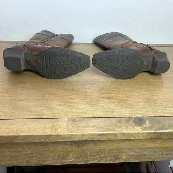 ARIAT‎ Leather Cowboy Cowgirl Boots Studded Distressed Snip Toe Western Riding