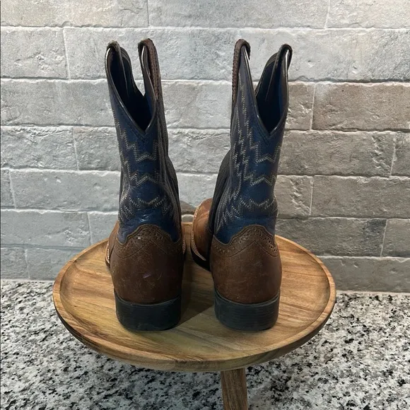 Ariat Little Tycoon Western  Boy’s Boots in Brown and Blue. SIZE US 3 UK2 EUR 34